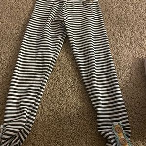 Matilda Jq is Leggins size 6